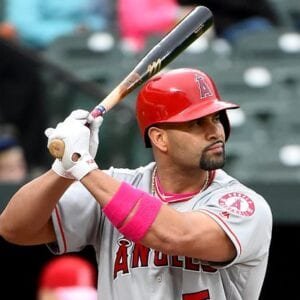 Albert Pujols dispara par de cuadrangulares y rebasa a Willie Mays