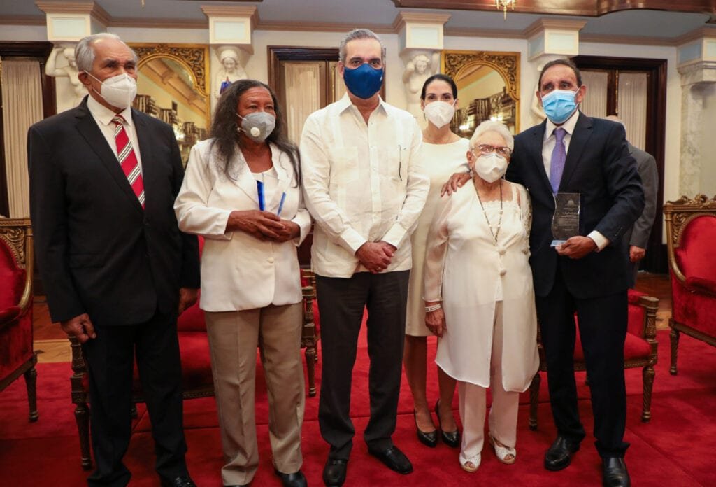 Abinader envejecientes 06 Presidente Luis Abinader celebra el Día Internacional de los Envejecientes