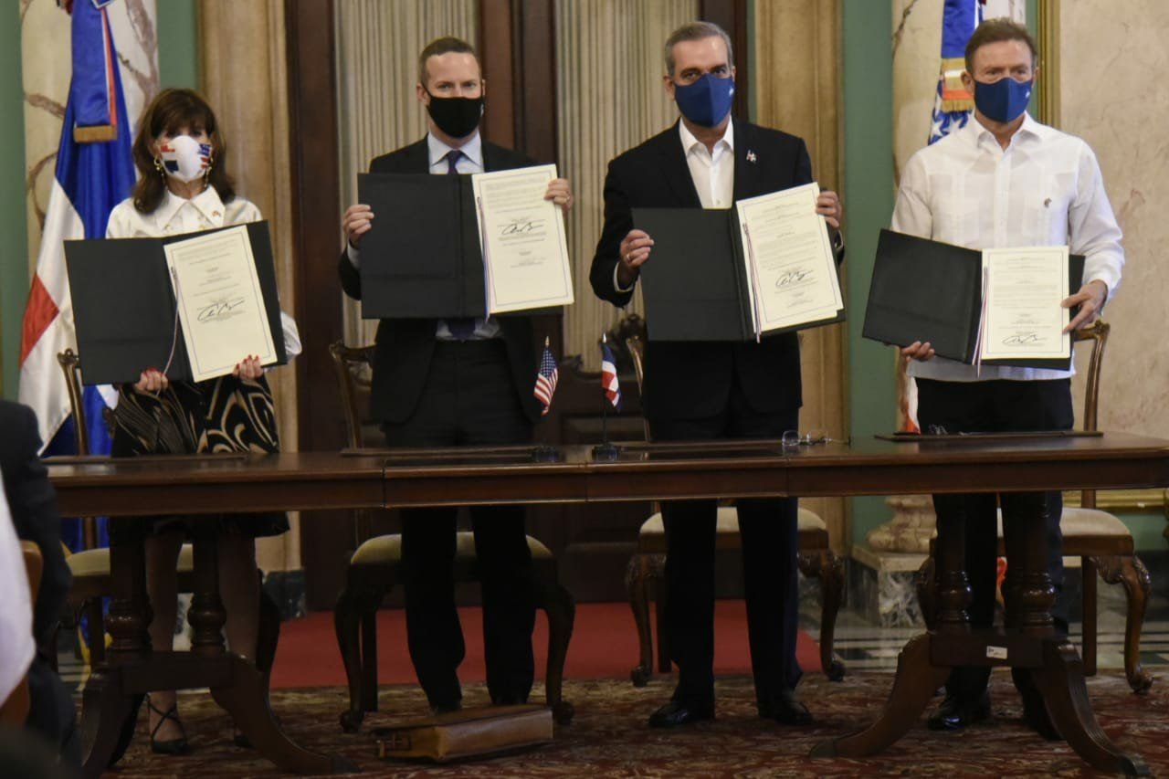 EUA y RD firman Memorando de Entendimiento de Apoyo a la Inversión para el Desarrollo