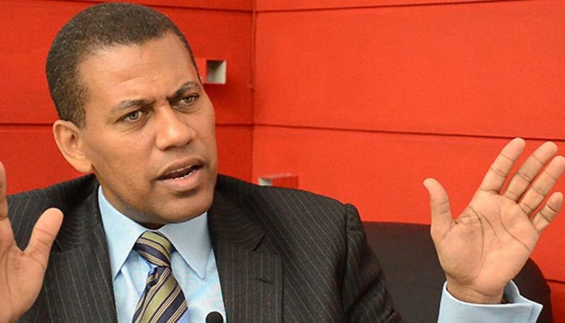 Guido advierte a Abinader y PRM sobre PLD: «Al que no da, le dan»