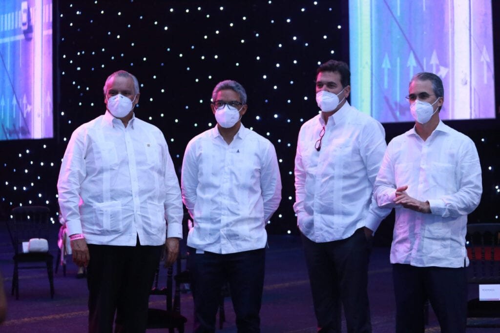 Latitud 18 04 Abinader valora fortaleza del turismo tras la llegada de nuevas inversiones