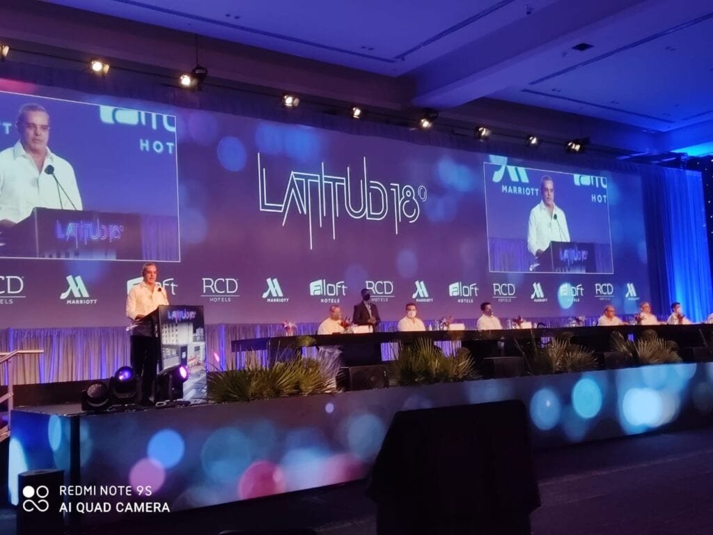 Latitud 18 10 Abinader valora fortaleza del turismo tras la llegada de nuevas inversiones