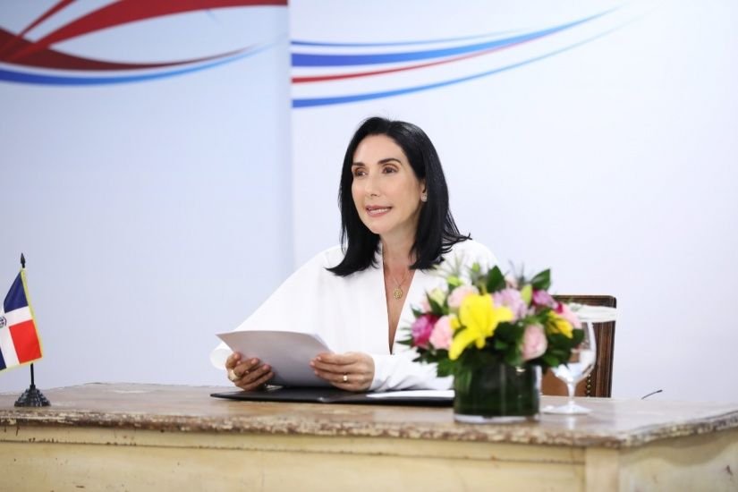 “Estoy atenta”, twittea Raquel Arbaje sobre caso de Kimberly Taveras