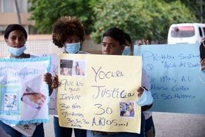 Víctimas de agresión con “ácido del diablo” protestan frente al Congreso