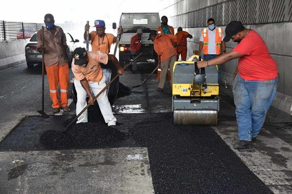 27 04 Obras Públicas reacondiciona la avenida 27 de Febrero