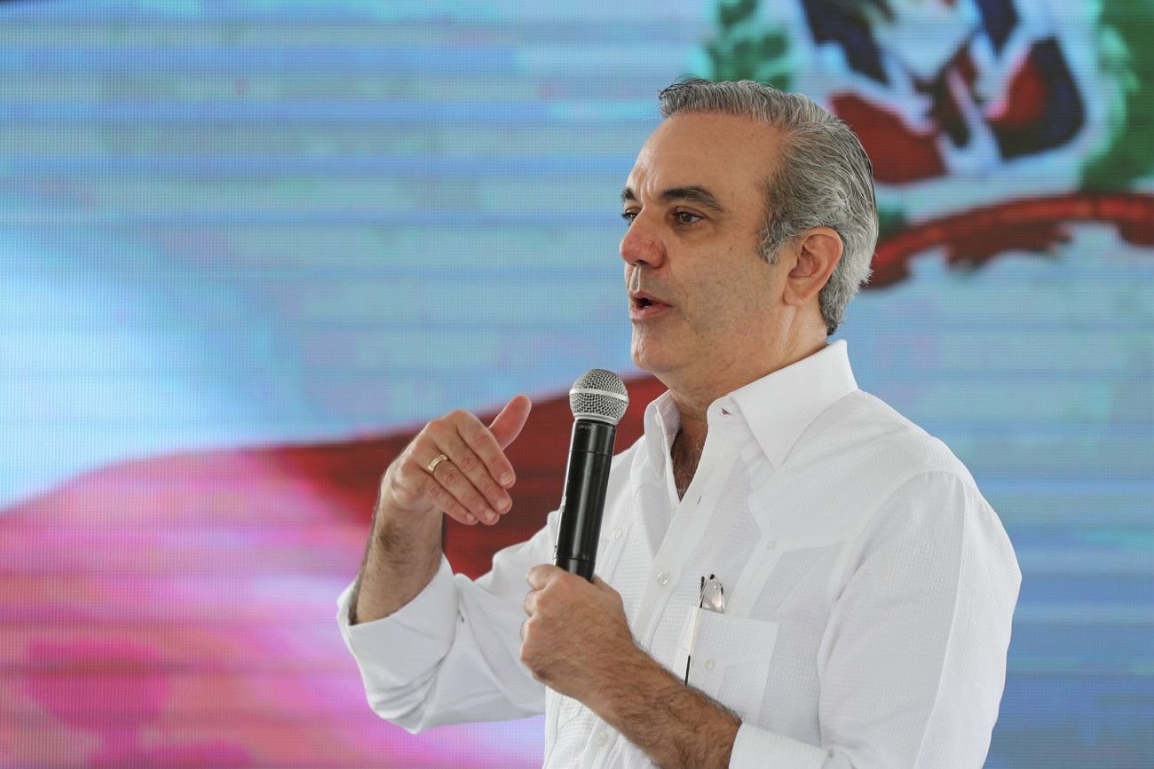 Gallup-Hoy: 70% ve muy positivo trabajo de Abinader, 67% cree él representa el cambio demandado