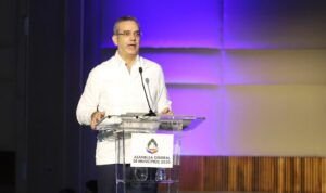 Luis Abinader aumentará presupuesto de ayuntamientos hasta el 6%