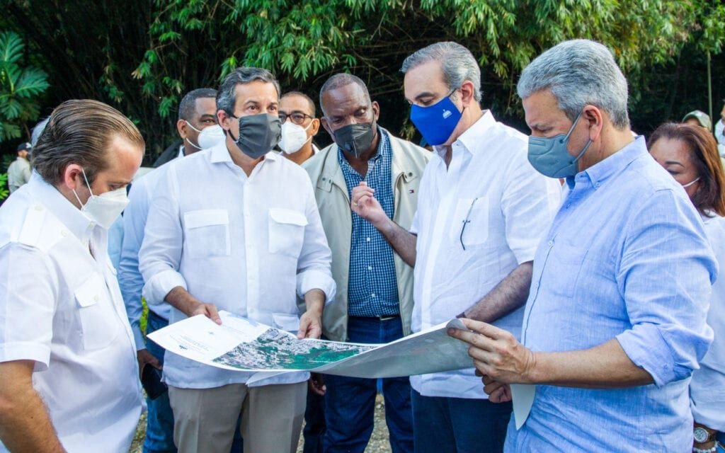 Abinader invertirá cada centavo en las prioridades del país; dará 100 mm para terminar el Calventi 8 Alcarrizos 02 Abinader invertirá cada centavo en las prioridades del país; dará 100 mm para terminar el Calventi