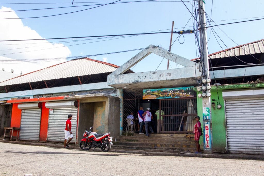 Abinader invertirá cada centavo en las prioridades del país; dará 100 mm para terminar el Calventi 10 Alcarrizos 07 Abinader invertirá cada centavo en las prioridades del país; dará 100 mm para terminar el Calventi