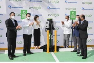 Banreservas instala estaciones de carga Evergo para los vehículos eléctricos