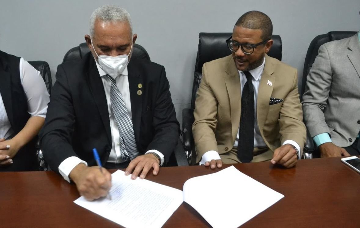 Corriente Unión y Solidaridad, y Convergencia Nacional pactan para elecciones del CARD 2 Corriente Unión y Solidaridad, y Convergencia Nacional pactan para elecciones del CARD