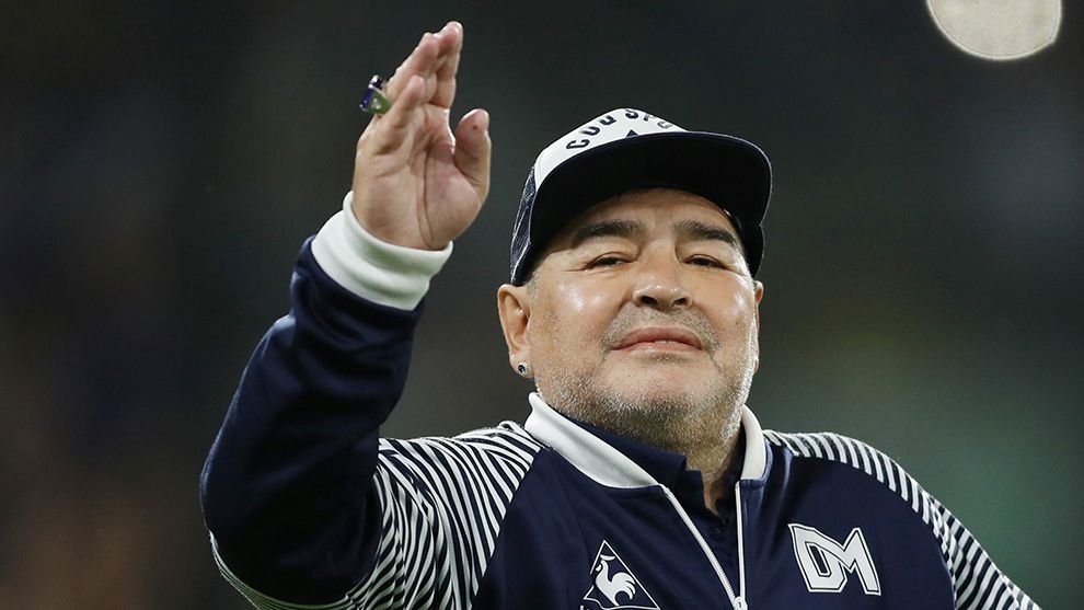 Diego Armando Maradona muere  de un paro cardíaco a los 60 años
