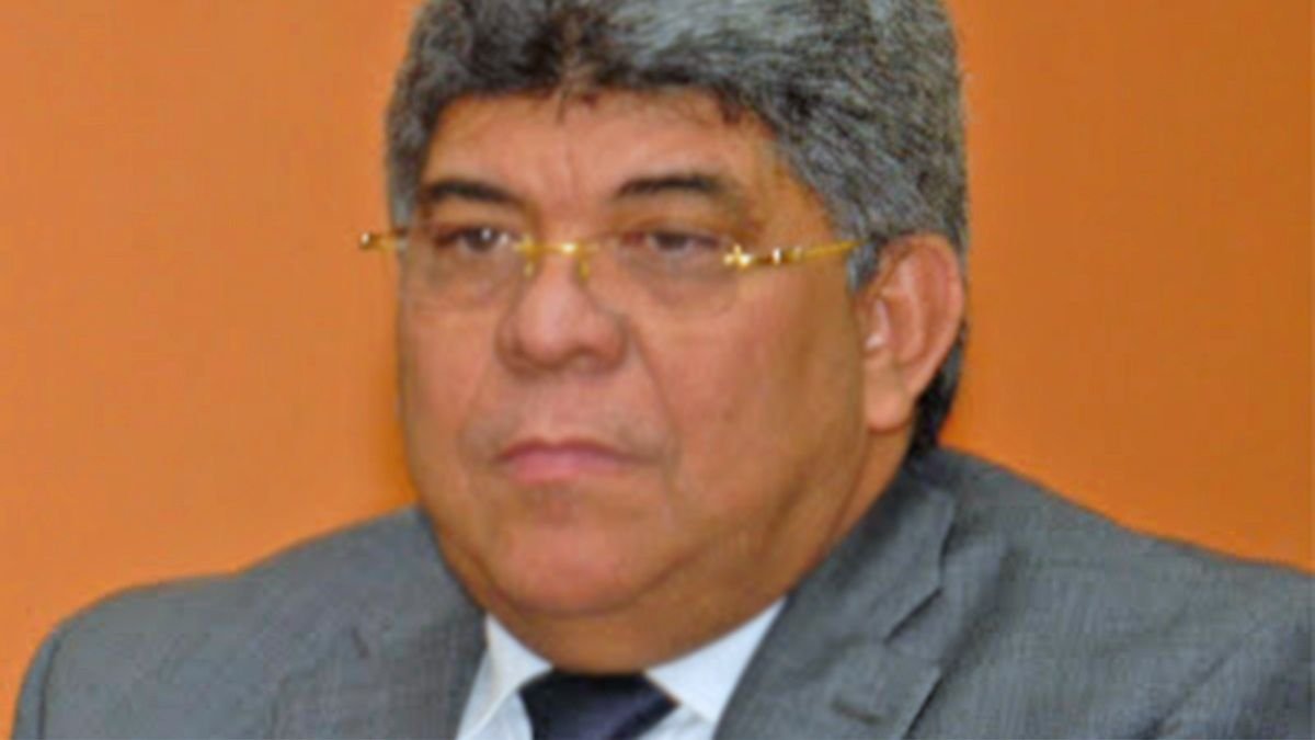 Apresan esta madrugada a Fernando Rosa, expresidente de FONPER