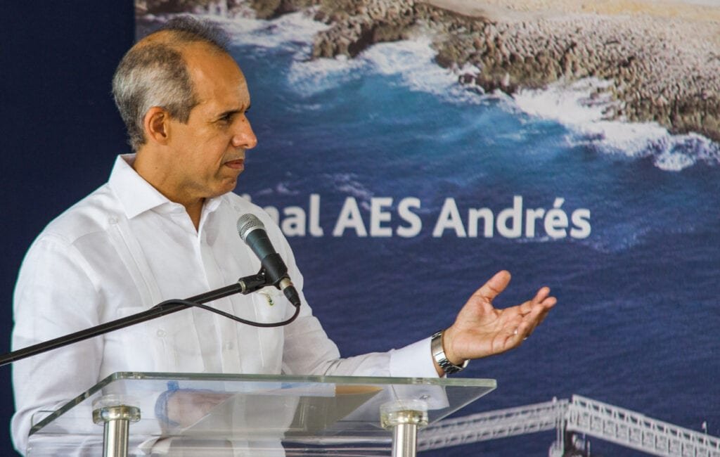 Gas 06 Abinader destaca impacto positivo construcción tanque de gas natural