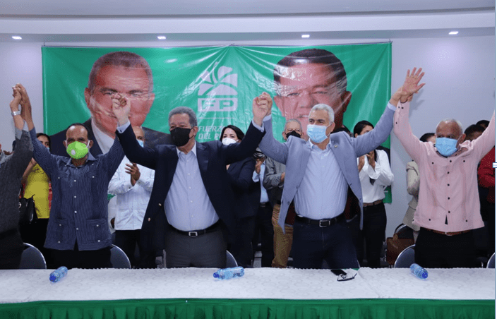 Leonel juramenta dos alcaldes, cuatro regidores y otros dirigentes PLD en Ocoa 2 Leonel juramenta dos alcaldes, cuatro regidores y otros dirigentes PLD en Ocoa