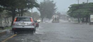 El COE pone 10 provincias en alerta por efectos indirecto de tormenta tropical Eta