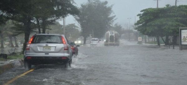El COE pone 10 provincias en alerta por efectos indirecto de tormenta tropical Eta