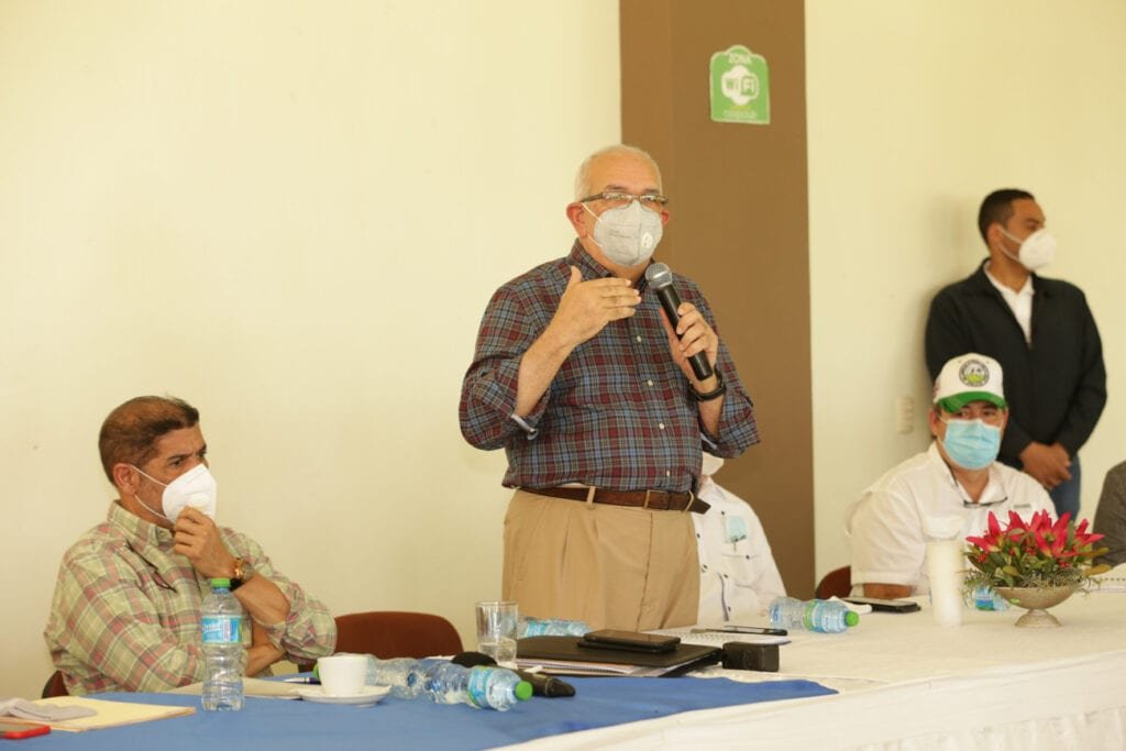 Leche 02 Gobierno busca garantizar la producción de leche nacional