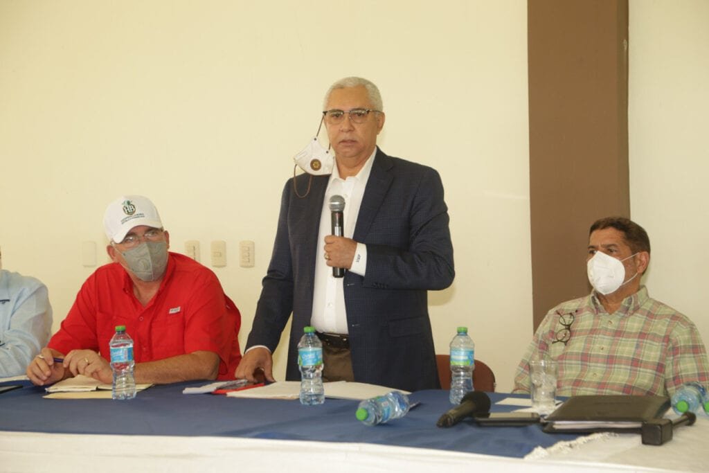 Leche 03 Gobierno busca garantizar la producción de leche nacional