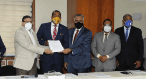 COD y Miderec entregan proyecto    modificación Ley a diputados