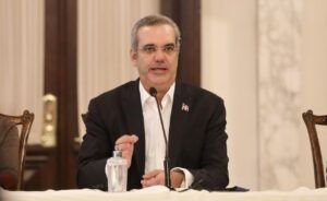 Presidente Abinader designa diez nuevos funcionarios en el servicio exterior