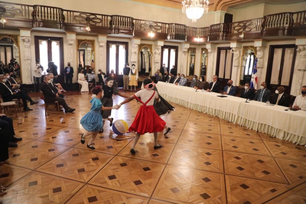 Matrimonio infantil 02 Abinader anuncia acciones para prevenir y erradicar el matrimonio infantil