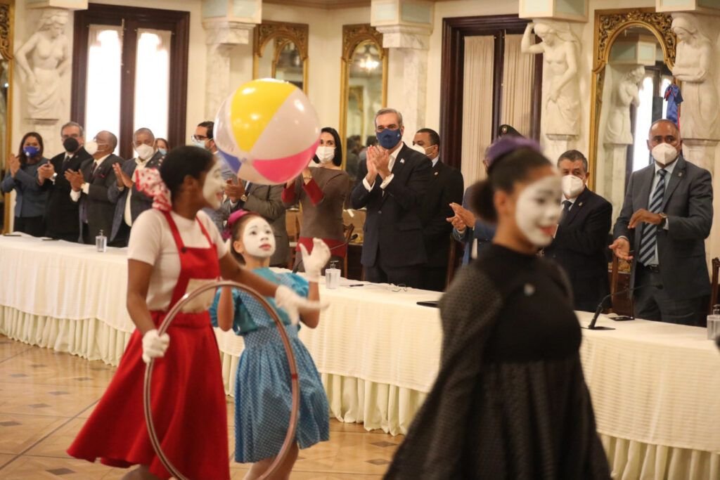 Matrimonio infantil 05 Abinader anuncia acciones para prevenir y erradicar el matrimonio infantil