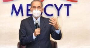 MESCyT: Retrasos en pagos a becados en España se debe al cambio de gobierno