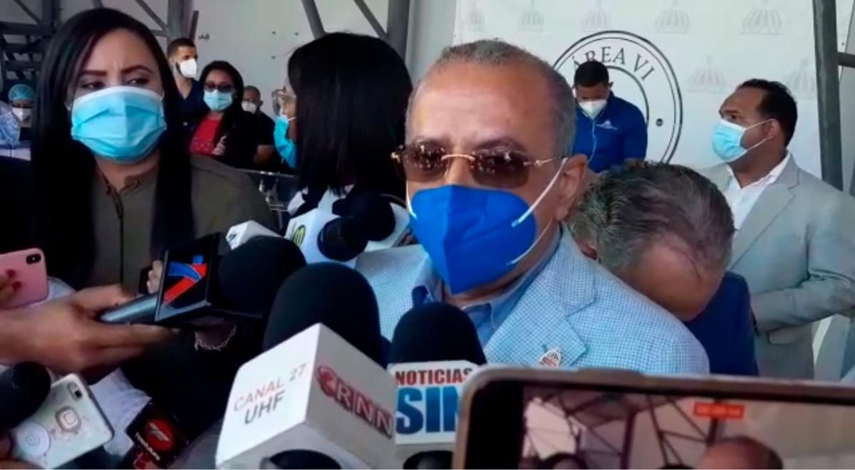 Salud Pública defiende acuerdo compra vacuna AstraZeneca