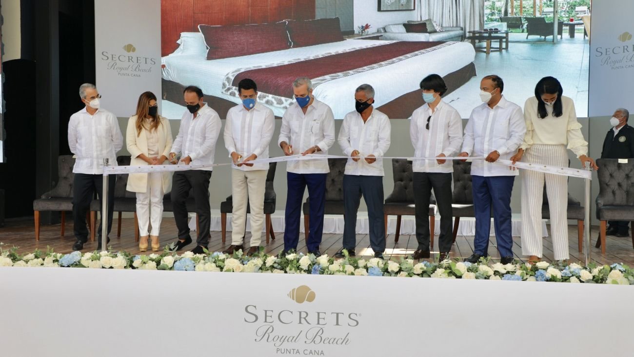 Abinader: “Gobierno trabaja sin descanso para crear un clima de inversión sin precedentes”