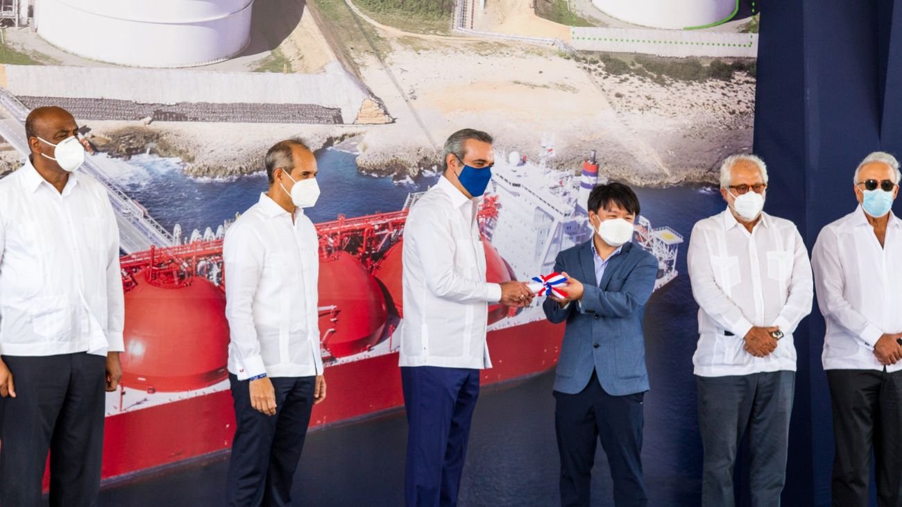 Abinader destaca impacto positivo construcción tanque de gas natural