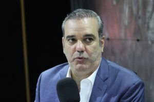 Luis Abinader vigila «de cerca» situación en Haití, debido a repercusiones en la RD