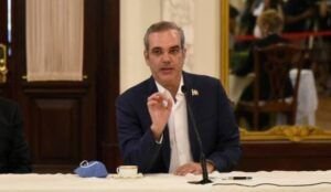 Abinader: “La educación a distancia nos traerá grandes experiencias juntos venceremos