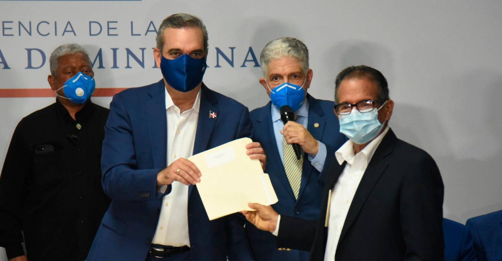 Gobierno entrega RD$134 millones a los ayuntamientos de Santiago para desarrollar obras