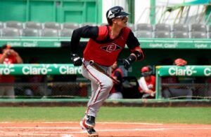 Luis Liberato y Tres Barrera dan victoria al Escogido