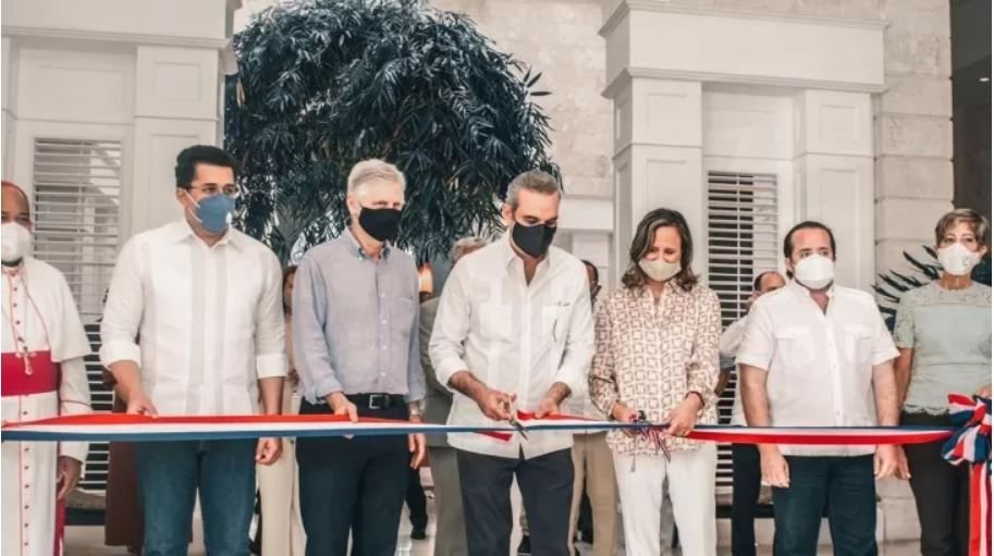 ABINADER CORONA 3 Abinader proclama Gobierno y sector privado apuestan a plan para el turismo