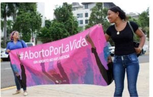 Decenas de organizaciones respaldan posición de Abinader sobre el aborto