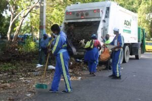 ADN realiza operativo de aseo en las tres circunscripciones de Santo Domingo