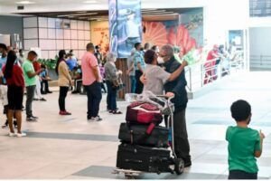 Turismo inicia actos de Dominicanos Ausentes en aeropuertos del país