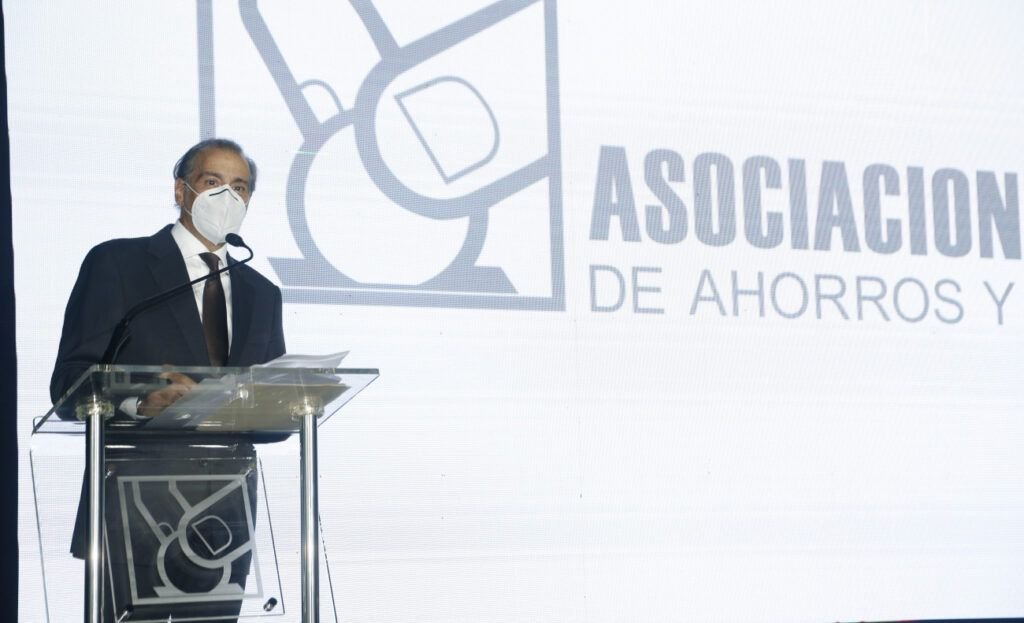 APAP 01 Ejecutivos APAP valoran estabilidad y dinamismo de la economía del país