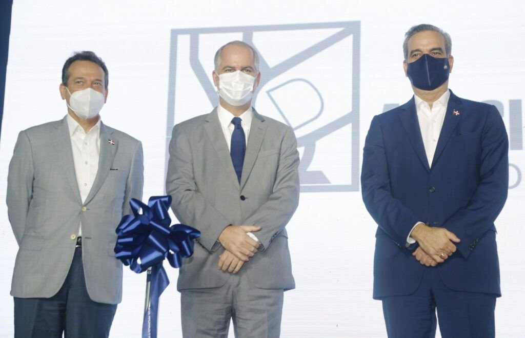 APAP 05 Ejecutivos APAP valoran estabilidad y dinamismo de la economía del país