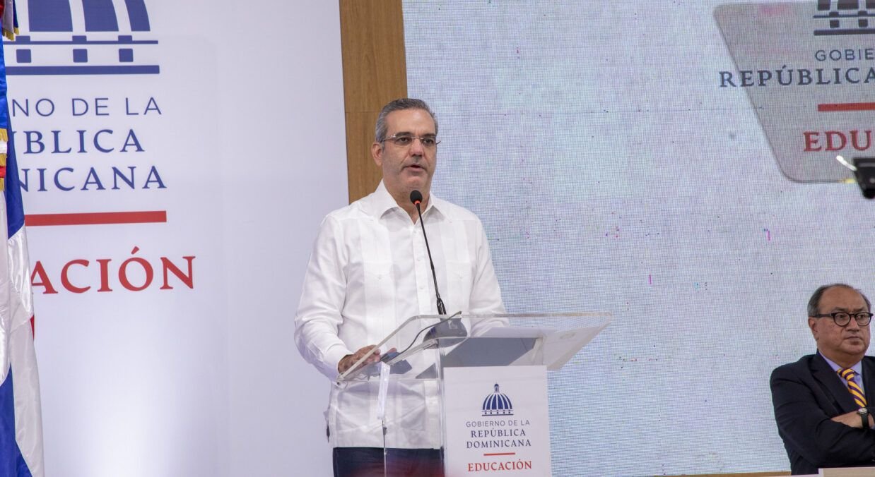 Abinader exhorta Iberoamérica a unir esfuerzos para acabar brecha digital