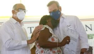 Abinader entrega más de 2,500 títulos definitivos a parceleros de Reforma Agraria en Azua