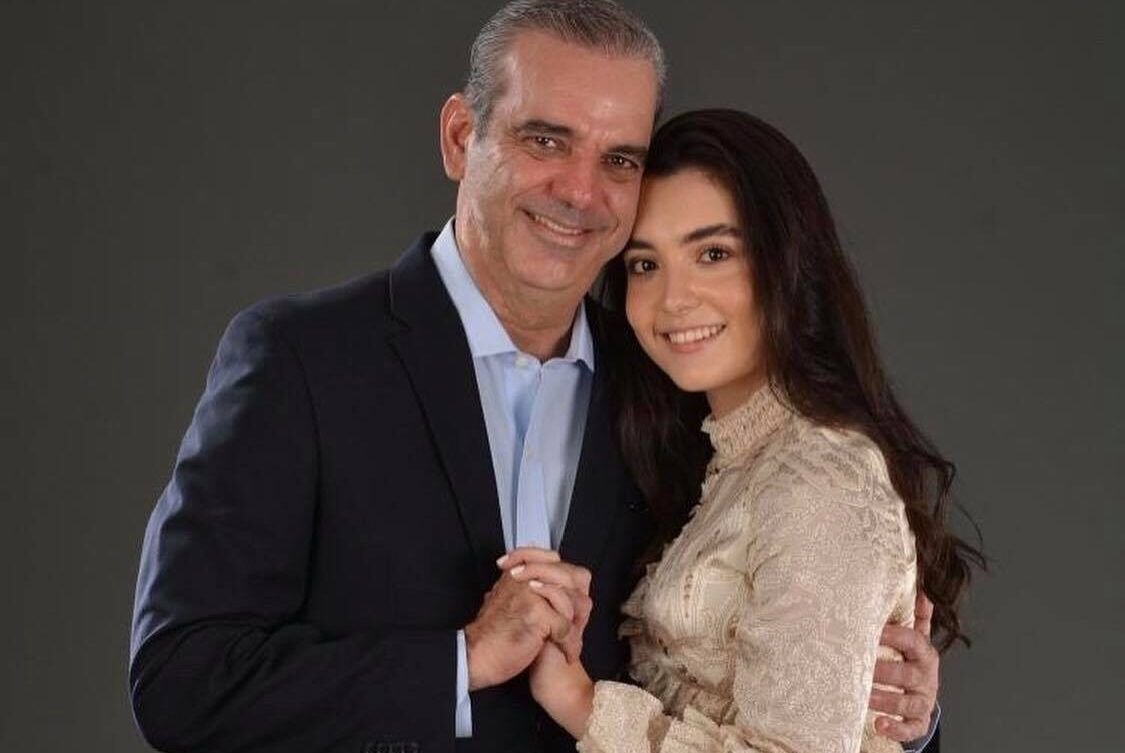 Abinader al felicitar a su hija menor: “A los que me dicen 'suegro' les estamos dando seguimiento” 2 Abinader al felicitar a su hija menor: “A los que me dicen ‘suegro’ les estamos dando seguimiento”