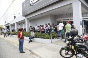 Bancos ajustan horario de servicios presenciales