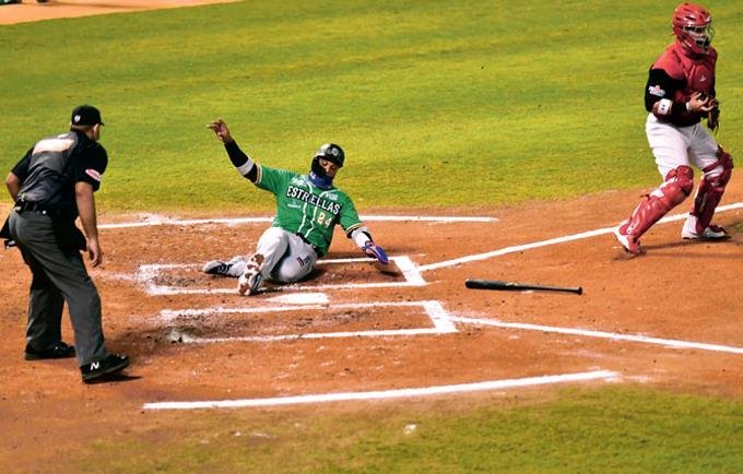 Las Estrellas triunfan y avanzan a las semifinales 3 CANO Las Estrellas triunfan y avanzan a las semifinales