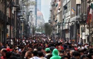 Colombia supera millón y medio casos COVID; anuncian nuevas restricciones