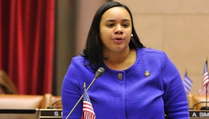 Carmen de la Rosa somete proyecto para crear fondo de ayuda a afectados por Covid-19