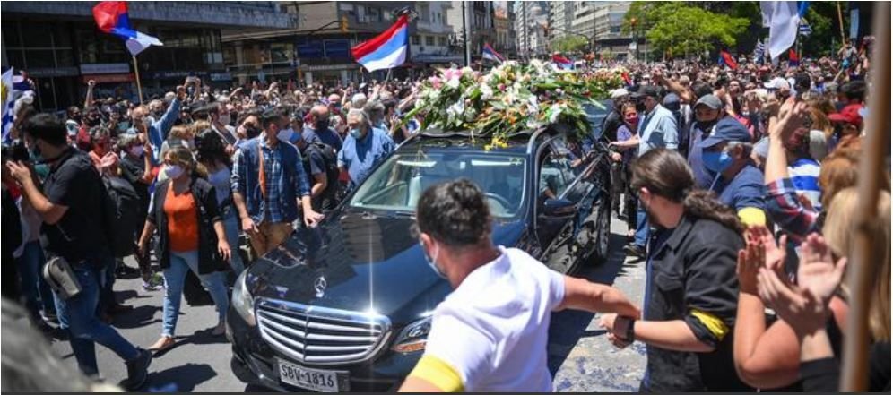 Multitudinario adiós al presidente Tabaré Vázquez en Uruguay