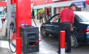 Suben precios de los combustibles, exceptuando el gas natural